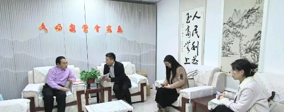雷锋杂志公共服务中心参观中华家风馆，就雷锋精神和文明家风弘扬达成共识