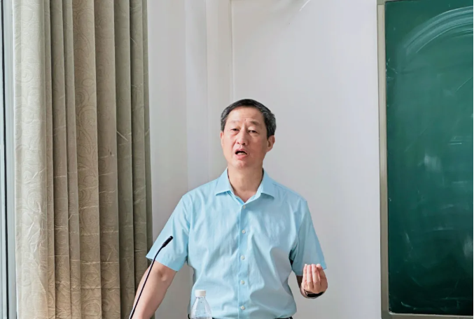 雷锋杂志公共服务中心专家受邀到中国社会科学院大学开展专题讲座